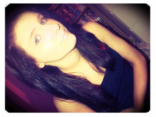 my name is kaylea, am from newcastle am a big fan of long lost family :( also i love 1Direction am a huge fan of naill