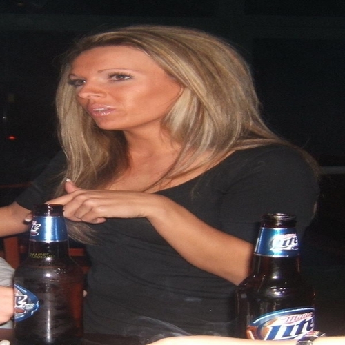 janicezalewski3's profile picture. 