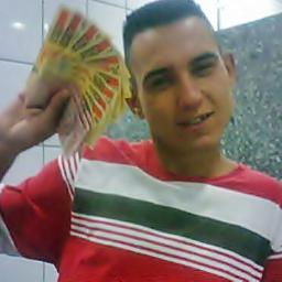 Minha meta não é ser o melhor nem pior que ninguém não tio, apenas faço a minha parte e saude pra familia e pau no cú dos pau no cú .Formo ? =)* SIGO DE VOLTA !