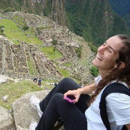 EN-ES Translator. Melómana. Lectora ávida. Viajera infatigable. Seriéfila. Cinéfila. Geek. Coffee lover. Jingle lady. #t9n #l10n