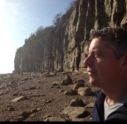 A former reporter from the Balkans and the Middle East now investigating the wild lands of west London

Editor of the https://t.co/tNNLxAP7Hw
