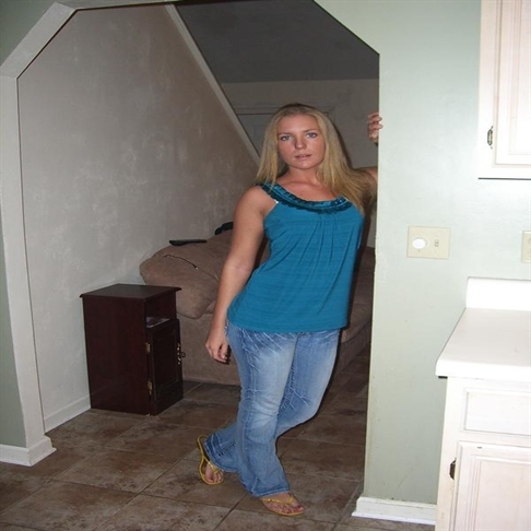 nikibrame's profile picture. 