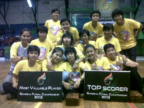 iie_nur's profile picture. 