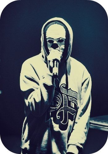 4emodaN2517's profile picture. Спасает дым,без дыма были бы вилы.