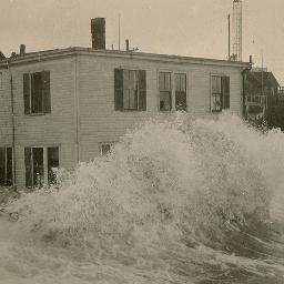 sethcrawford's profile picture. This is how I listen to twitterers I know. I am in blackout / stealth mode.