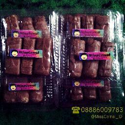 MissComel adalah sebuah coklat Factory. Coklat Caramel Hazelnut didalam nya. Owners @attade @sherlasherala @utamiirni @dillaodilia @fikritiw @fikriifaris ;)