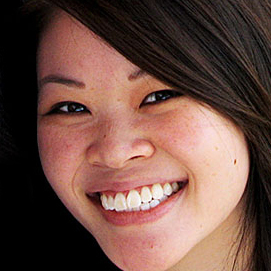 jenlum15's profile picture. Graphic designer, aspiring salsa/casino dancer, pseudo-ex-journalist. Fairly leftist but queen of the right-hand turn.