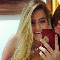 Loira, olhos azuis, baladas, ciumenta, panquecas, etc.