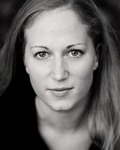 London based actress/singer, GSA trained - adventurous, curious, Viking! Great lover of Shakespeare and absolute chocoholic!!!