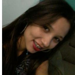 Sou simples e dizem que a minha simpatia conquista as pessoas e adoro ser mineirinha. e sempre estou de bem com a vida!!