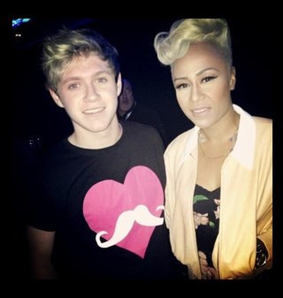 Hiii, I am from the UK :) I love @onedirection.. @niallofficial is perfect! I follow back.