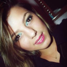 adoro, amigos, familias, baladas, shopping, música, celular, computador, maquiagem.