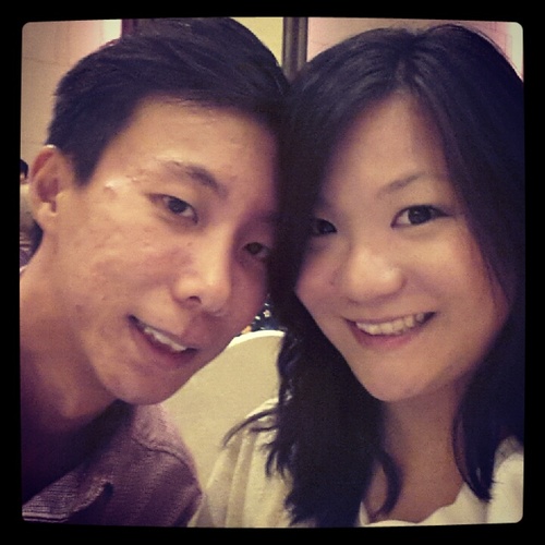 Makeup addict, food lover, dog lover, daughter, sister and wife..