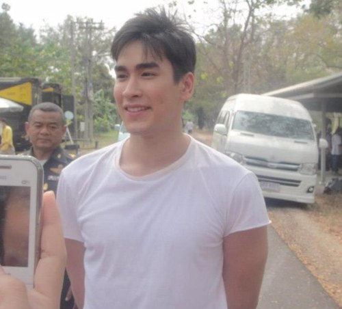 อาทิจ จากธรณีนี่นี้ใครครอง เป็นลูกชายคนโตในบรรดาลูก10คน เป็นสามีของดรุณี ตอนนี้ธรณีฯจบแล้วผมอาจจะนอกบทบ้างต้องขออภัยนะครับ *ไม่ใช่ณเดชน์ครับ