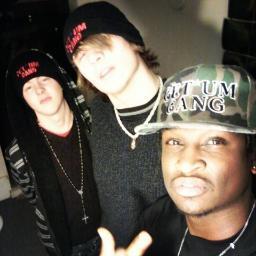 HiDef is a member of GET*UM GANG. They have Members WORLDWIDE, but originate in MAINE. His unique flows and ability to speed rhyming schemes make him a threat.