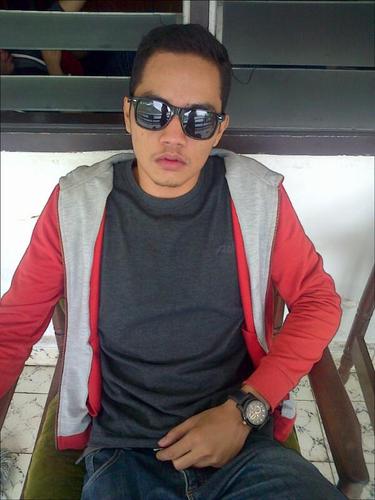 ZuhriRezaa's profile picture. 