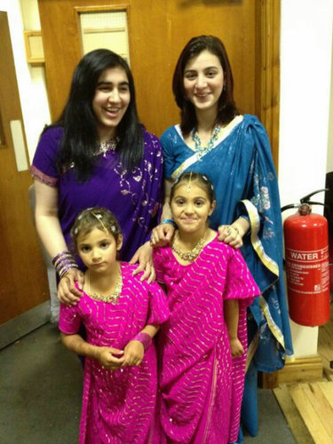 Miaowmiaow97's profile picture. I am a girl.    That's all