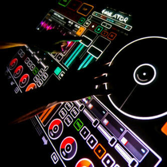 Crash_767's profile picture. لا تهتم لكل شيء يوجعك دع تلك الأوجاع تموت بقلة اهتمامك بها __♪̠'