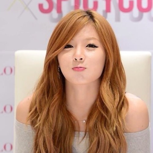 4minute  Hyuna (ro) bot