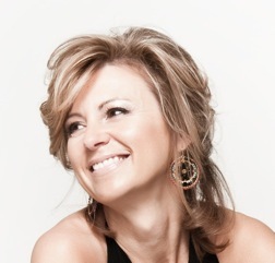 ownfeellive's profile picture. Diane Danvers Simmons. Author, My Mother Next Door, Founder, podcaster, Mothers & Daughters Unfiltered.