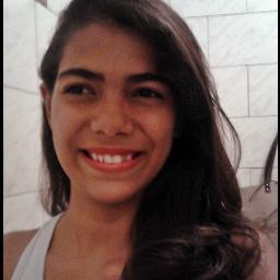 Doiida ? Imagina !! Sou Dramática, irritante, carente, louca, irônica, desligada, chata e muito ciumenta. POTTERHEAD ALWAYS ; Ah e  Tô casada com o Zac Efron