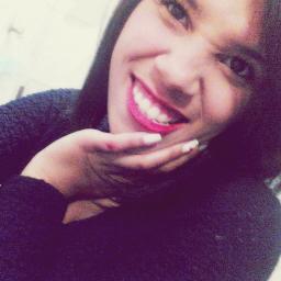 17 anos, SPFC  , taurina , Deus sempre acima de tudo e todos , e namoro ;*