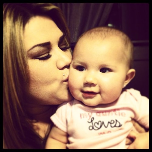 moniquegalindo's profile picture. i love jesus. the hubs. my offspring. and love.