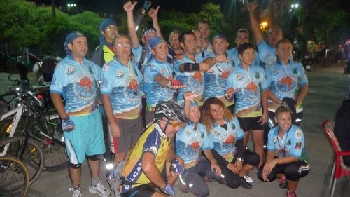 Hayat bir bisiklete binmek gibidir. Pedalı çevirmeye devam ettiginiz sürece düşmezsiniz.