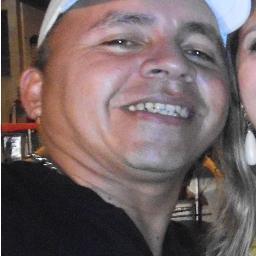 Sou de NATAL/RN sou vocalista,gosto de novos amigos,tento da melhor formar me dar bem com todos...odeio falsidades.
espero que vcs me sigam.Abraço a todos.http