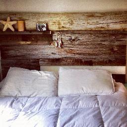 Custom furniture design and all sorts of other wood related awesomeness hand crafted by @AshtonLikes