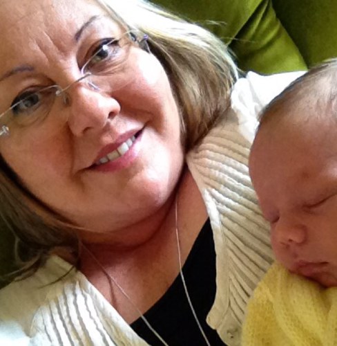 leannewoods15's profile picture. 