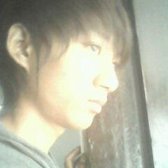 _Cahpemda's profile picture. Janganlah kau tersenyum tuk
sembunyikan rasa sakit. Akan
tetapi tersenyumlah tuk membuat
sembuh rasa sakitmu itu