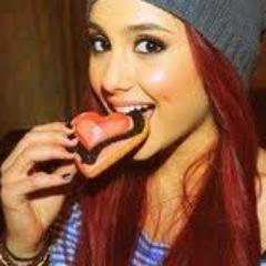 Ariana me seguiu no @BiebsMyCandy_