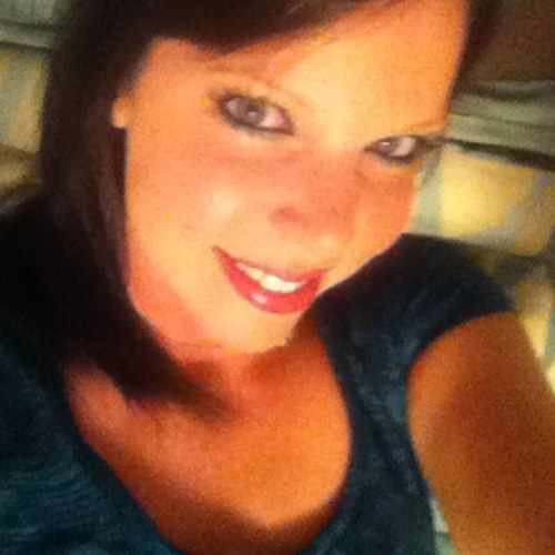 CrystalMMoss's profile picture. 32, single mom...3's journalism, creative writing, shopping, fashion, people watching & The Twilight Saga! I follow back ;)