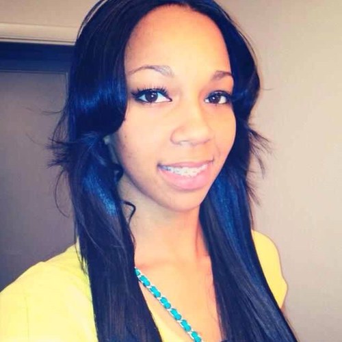 #single 23 years young Full of life Ima mean girl. With little friends I ❤ light skin guys #edgy #loveable #different So to ♥ me is to hate me ✌