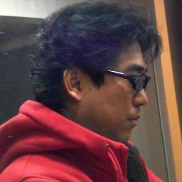 はじめまして！元外資系証券マンのトオルです。証券会社では営業とトレーダーの両方経験しました。リーマンショック後まで約８年勤めましたが、その後独立してネットトレードや海外投資をしながら生活してます。資産がぼちぼち増えてきたので好きなことしながら人生楽しんでます♪