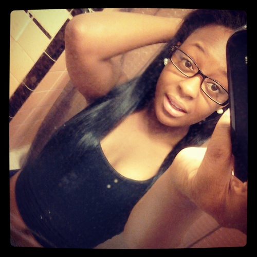 Love to sing || & write Music |♥| Am short ♥| half spanish funny personally | Am different | nickname Jassy Pooh & Smurf | Fmoi @JasmineeRaymond