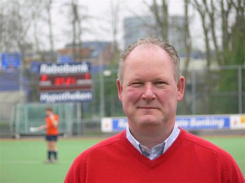 Voorburg, design, 3 kinderen, (Klassieke) auto's, hockey Cartouche. Operationeel Marketeer. Doener. Creatief