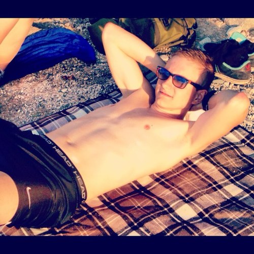 MFallertPiano's profile picture. German, 20 years, army, design, piano, architecture, sporty & in Love.

http://t.co/bE6NQLcA4G