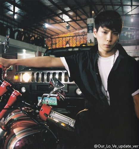 อย่าลืมครับครั้งหนึ่งเราเคยคุยกันในบอทนี้ ถ้าวันนึงผมกลับมาหวังว่าจะไม่ลืมผม :)