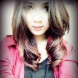 We love @Riesca91 !! Keep support @Riesca91 !! Followed by her 25 january 2013