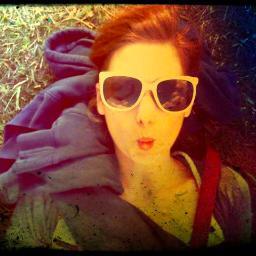 Laurettelou's profile picture. En recherche de poste // Chef de projets Com & événementiel