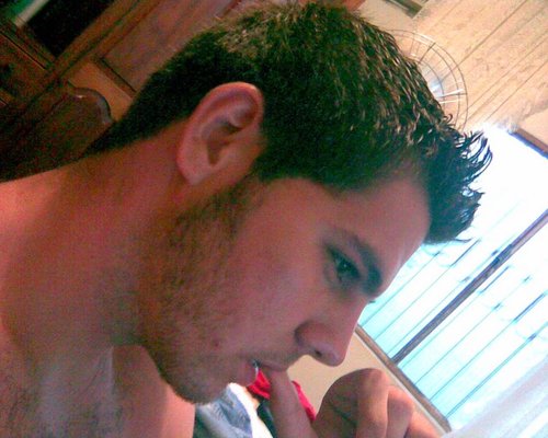 Libriano, 21 anos, Contabéis Uniron. Branquelo, Feio e Corinthiano... Acho que só ;)~