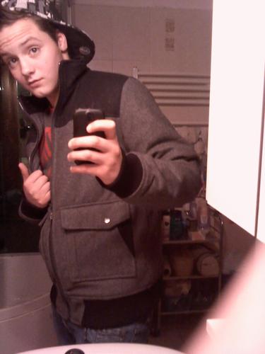 AlexAlex9596's profile picture. 