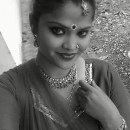 Former miss gwalior runner up,classicaly trained dancer,theatre artist,microbiologist,anchor,reporter proud student nd a strong represtative awf fairer sex..:D