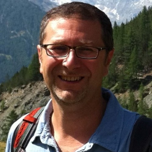 fotodemerda's profile picture. Fake.