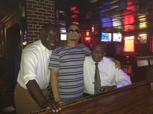 gloverlover01's profile picture. 