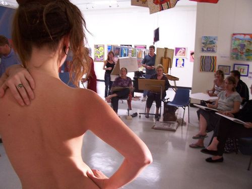 NextDoorModel's profile picture. http://t.co/CYINnsMYYx