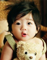 dedicados alos chicos y chicas que lesgusta el Kpop, unnis, oppas, etc.. ¡viva asia! :3