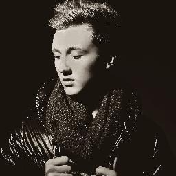 Helllkeks's profile picture. Musiker, Longboarder, Fotograf, Designer, Model, Sportler, Mediengestalter, Blogger und und und...